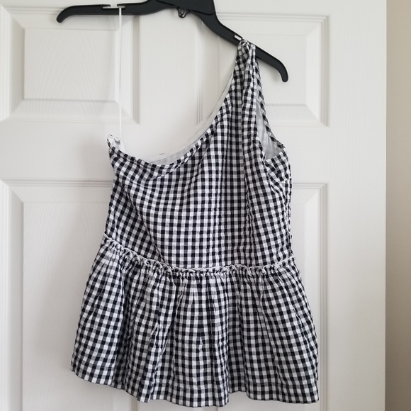 Crown & Ivy one shoulder top - Picture 2 of 3